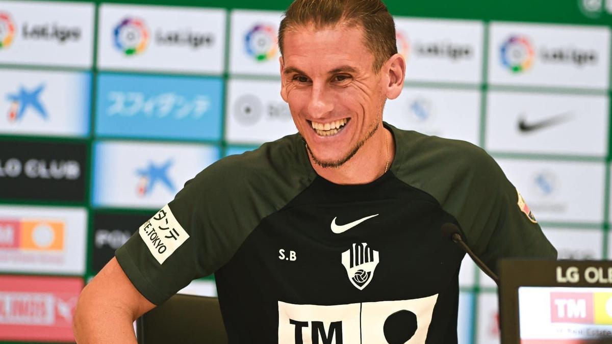 Beccacece, sonriente, durante la rueda de prensa de este viernes