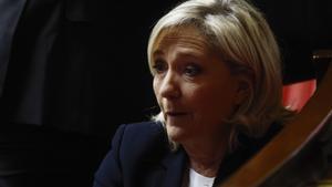 La Fiscalía pide inhabilitar a Marine Le Pen, lo que podría impedirle disputar el Elíseo