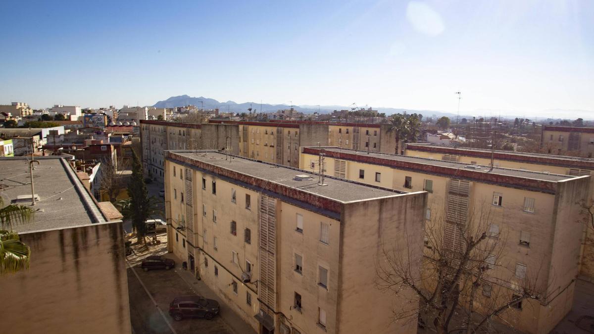 Vista aérea del barrio del Raval de Algemesí, el más cercano al río Magro, en una imagen de archivo.