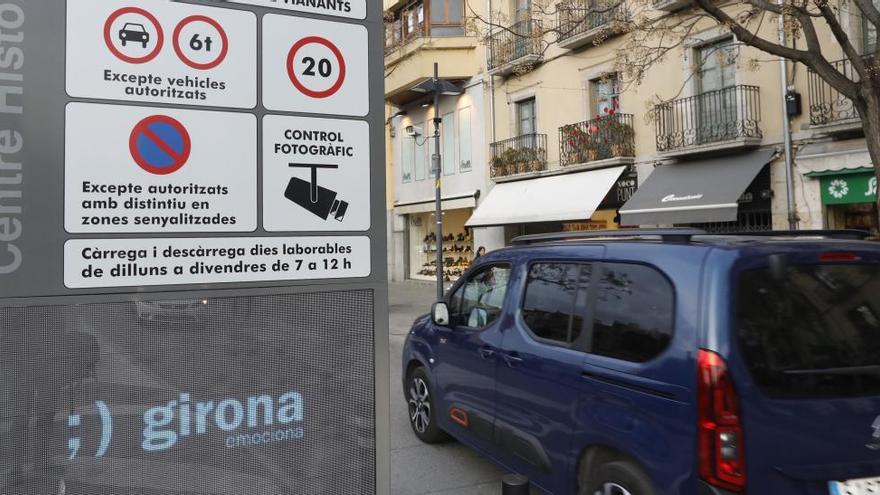 La càmera d&#039;accés al Barri Vell fa disparar les multes a la plaça Catalunya de Girona