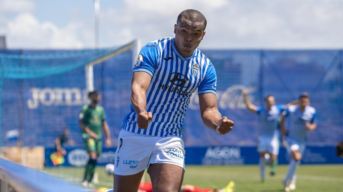 Vinicius Tanque finaliza su cesión con el Baleares y regresa al Cartagena.