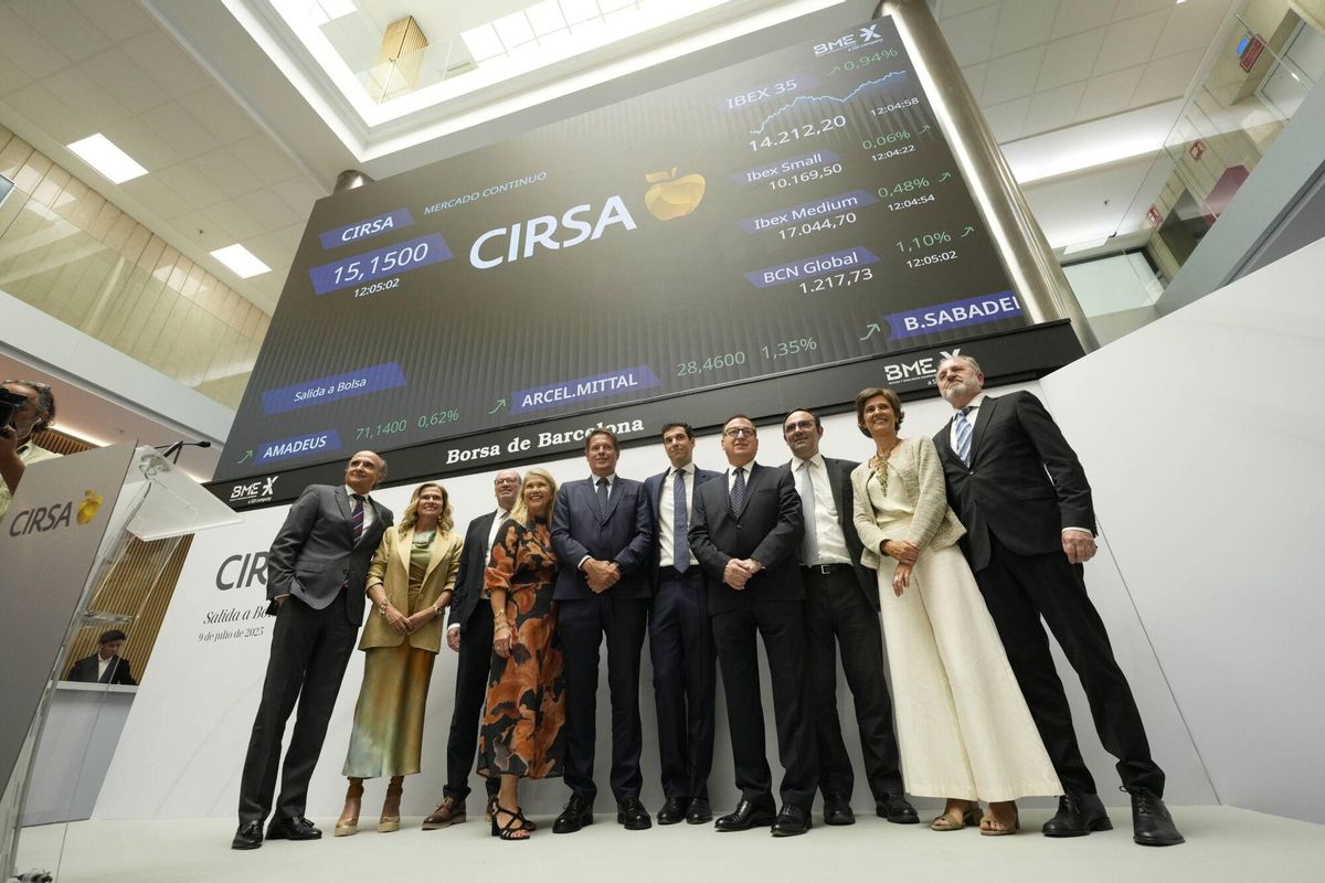 Toque de campana de la salida a bolsa de Cirsa Joaquim Agut, presidente ejecutivo de Cirsa, este miércoles.