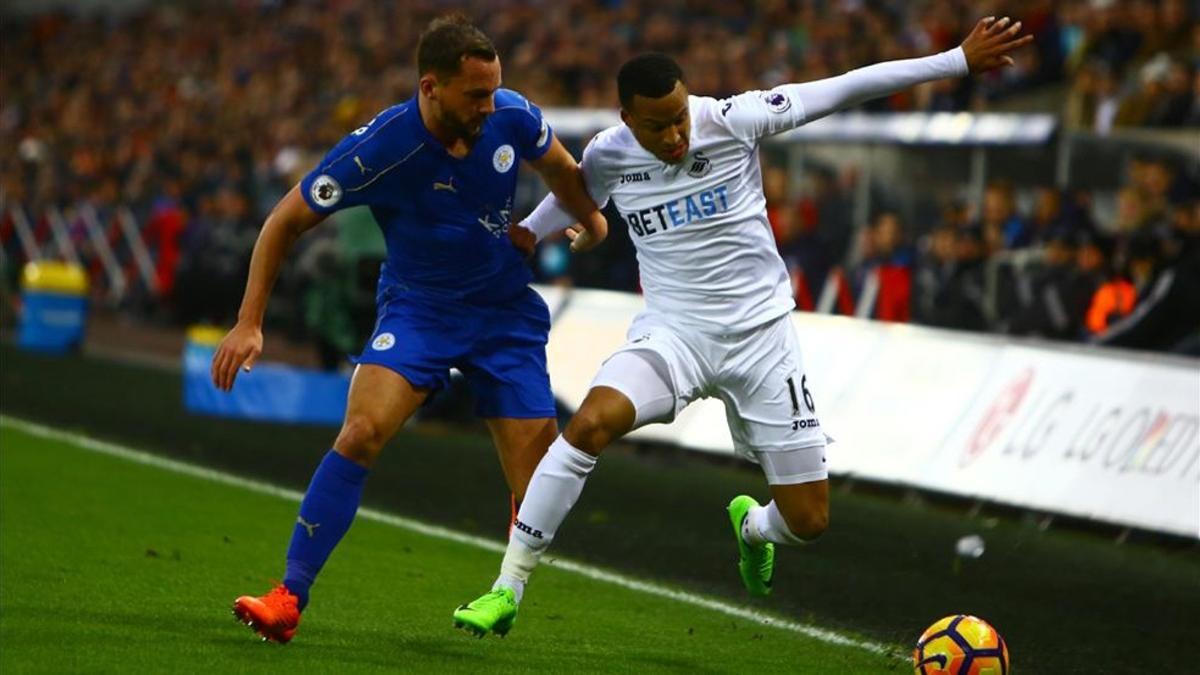 Drinkwater persigue al lateral Olsson