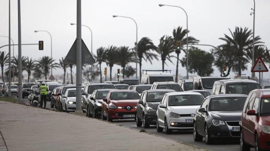 Los ciudadanos quieren que los peatones dispongan de más espacio en el paseo Marítimo.