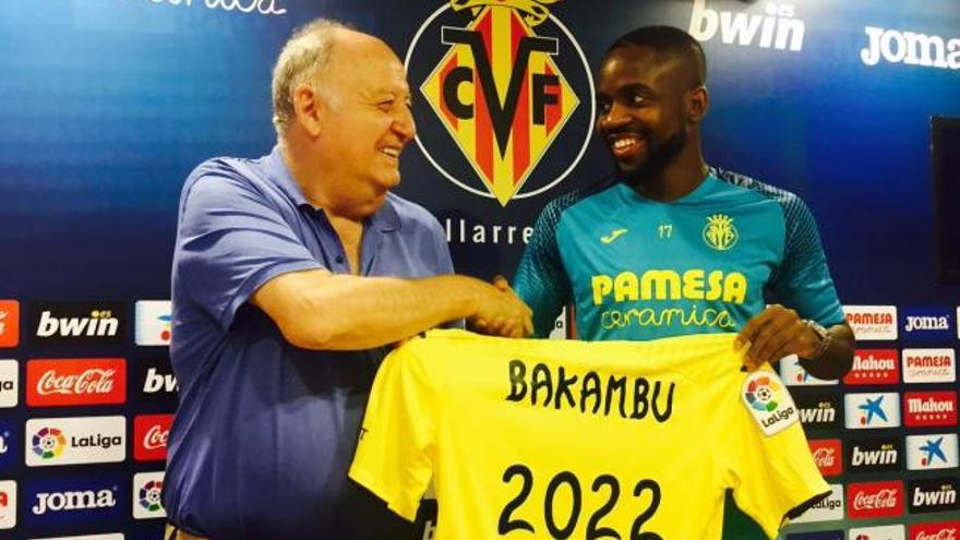 Bakambu amplía su contrato con el Villarreal hasta junio de 2022