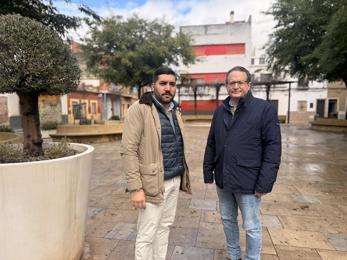 El diputado nacional de Vox por Córdoba, José Ramírez del Río, junto al coordinador en la capital, Miguel Castellano.