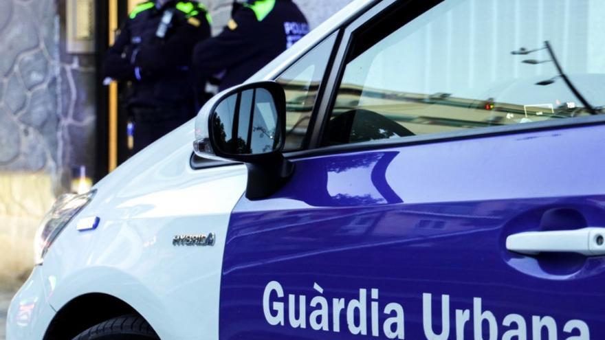 Muere un hombre al colisionar el coche en el que viajaba con una ambulancia en Barcelona