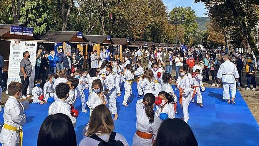 El paseo del Bombé, convertido en un polideportivo por la Semana del Deporte | LNE