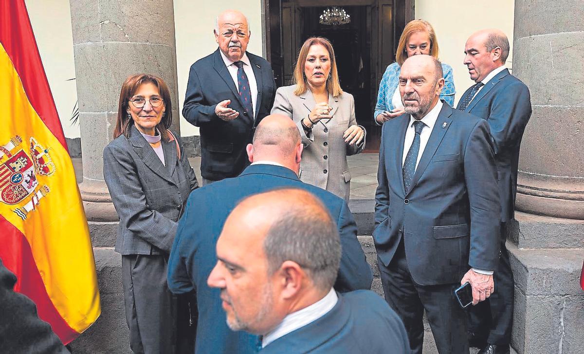 Astrid Pérez (centro), ayer junto a otros presidentes de asambleas legislativas regionales europeas.