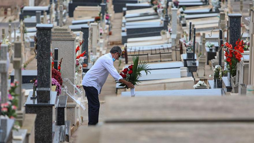 Cementerio de Los Remedios en Cartagena durante el Día de Todos los Santos