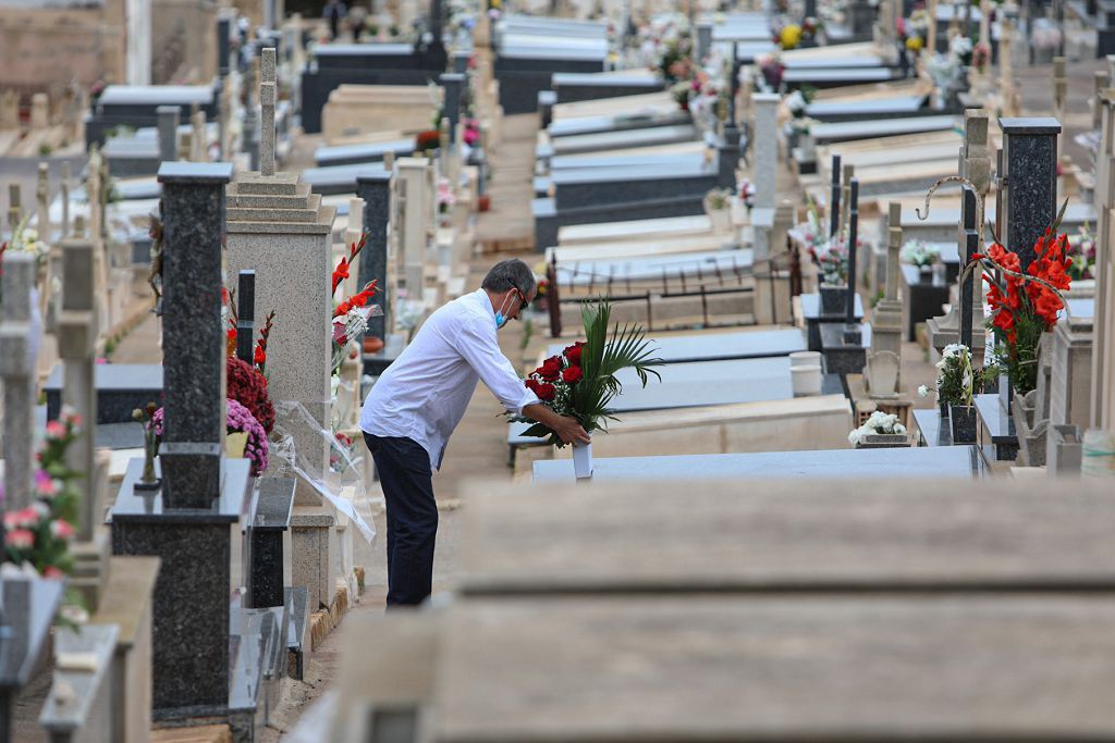 Cementerio de Los Remedios de Cartagena en el Día de Todos los Santos