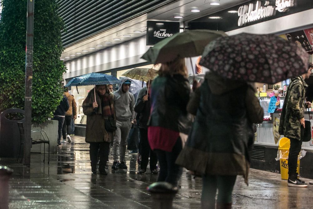 La lluvia llega a Alicante