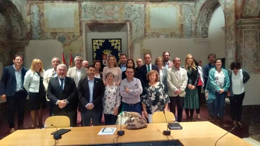 Reunión de representes de los Pueblos Más Bonitos de España con Estrella Torrecilla