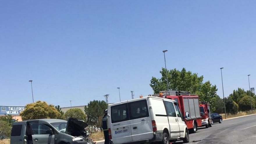 Dos heridos en un accidente entre dos furgonetas en Caravaca