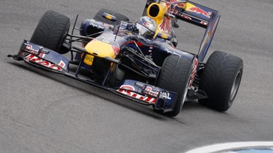 Vettel supera a Alonso por dos milésimas de segundo
