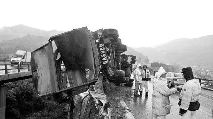 Las fuertes lluvias causan numerosos accidentes