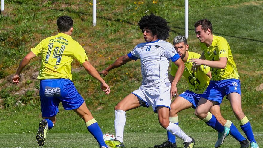 Brilhante y Wendell amargan la tarde al Juventud de Cambados (0-2)