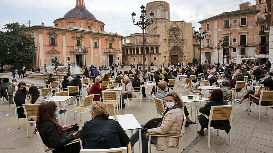 Terrazas de hostelería en el centro de València.