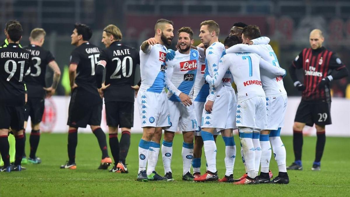 Los jugadores del Nápoles celebraron su triunfo en San Siro