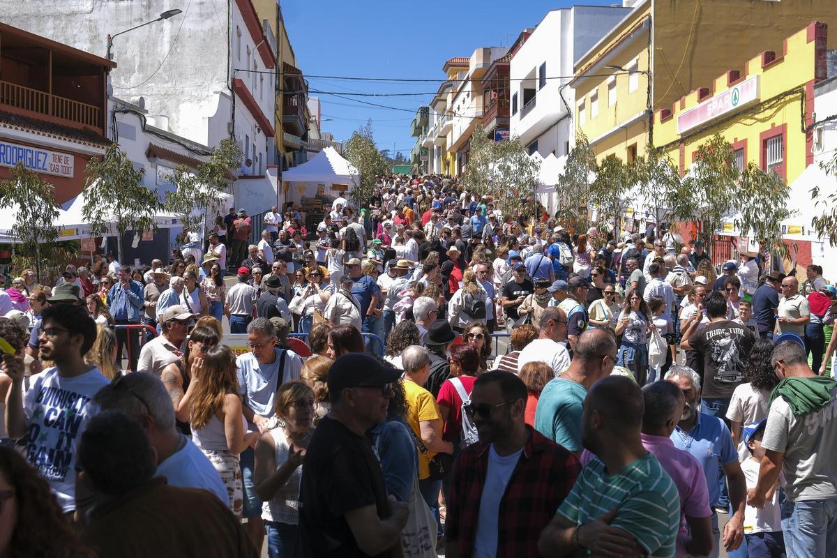 Público asistente en Montaña Alta a la Fiesta del Queso de Guía.