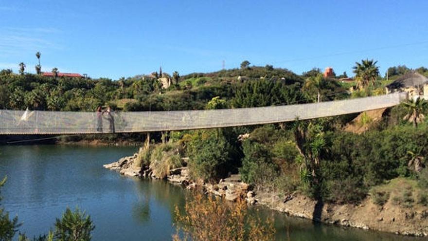 El nuevo puente colgante en Selwo Aventura.