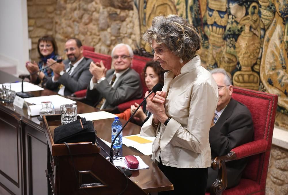 Marina Mayoral, Académica de Honra da RAG