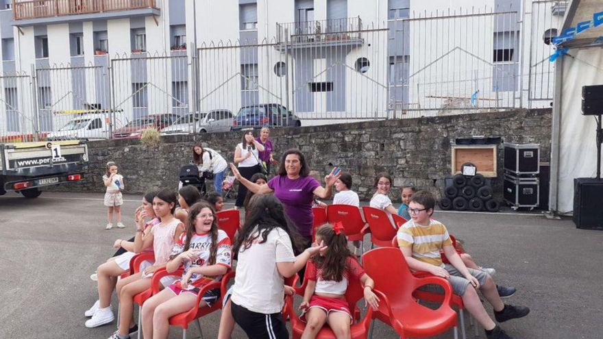 Ambiente ayer en las fiestas de Portuarios. |