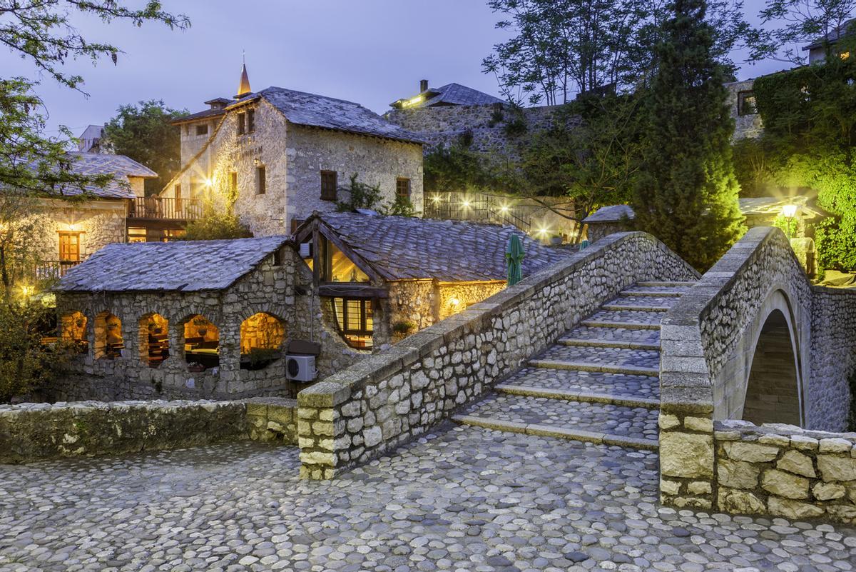 Puente Torcido de Mostar, Bosnia y Herzegovina