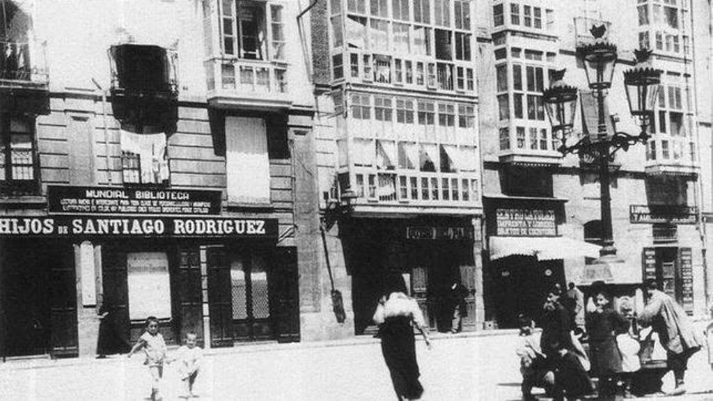 Antigua fachada de la librería 'Hijos de Santiago Rodríguez'