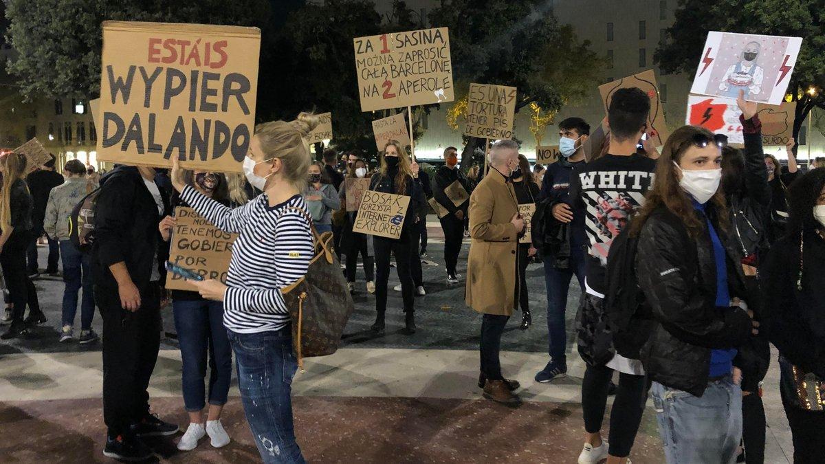 Mujeres polacas en la manifestación de Barcelona.