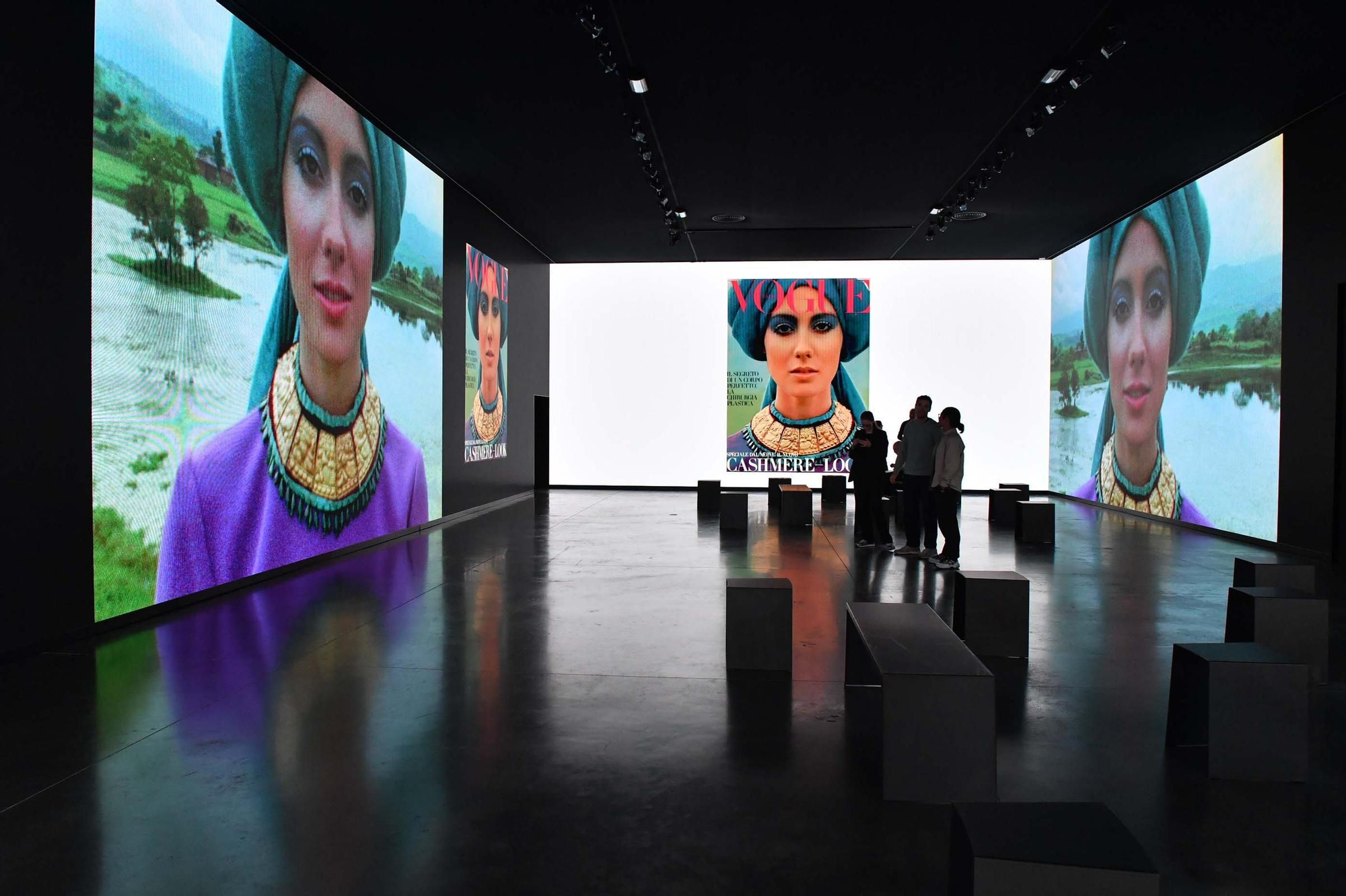 La exposición David Bailey's Changing Fashion abre sus puertas en A Coruña con la Fundación Marta Ortega