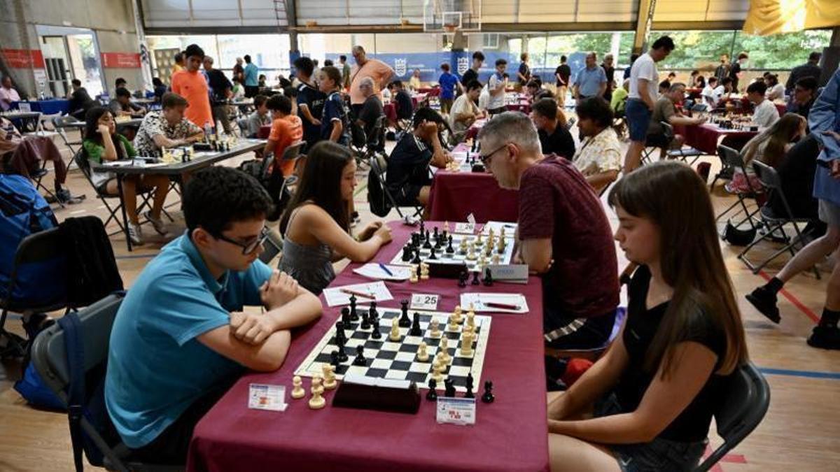 Jugadores durante la pasada edición del Torneo Internacional de ajedrez de Pontevedra
