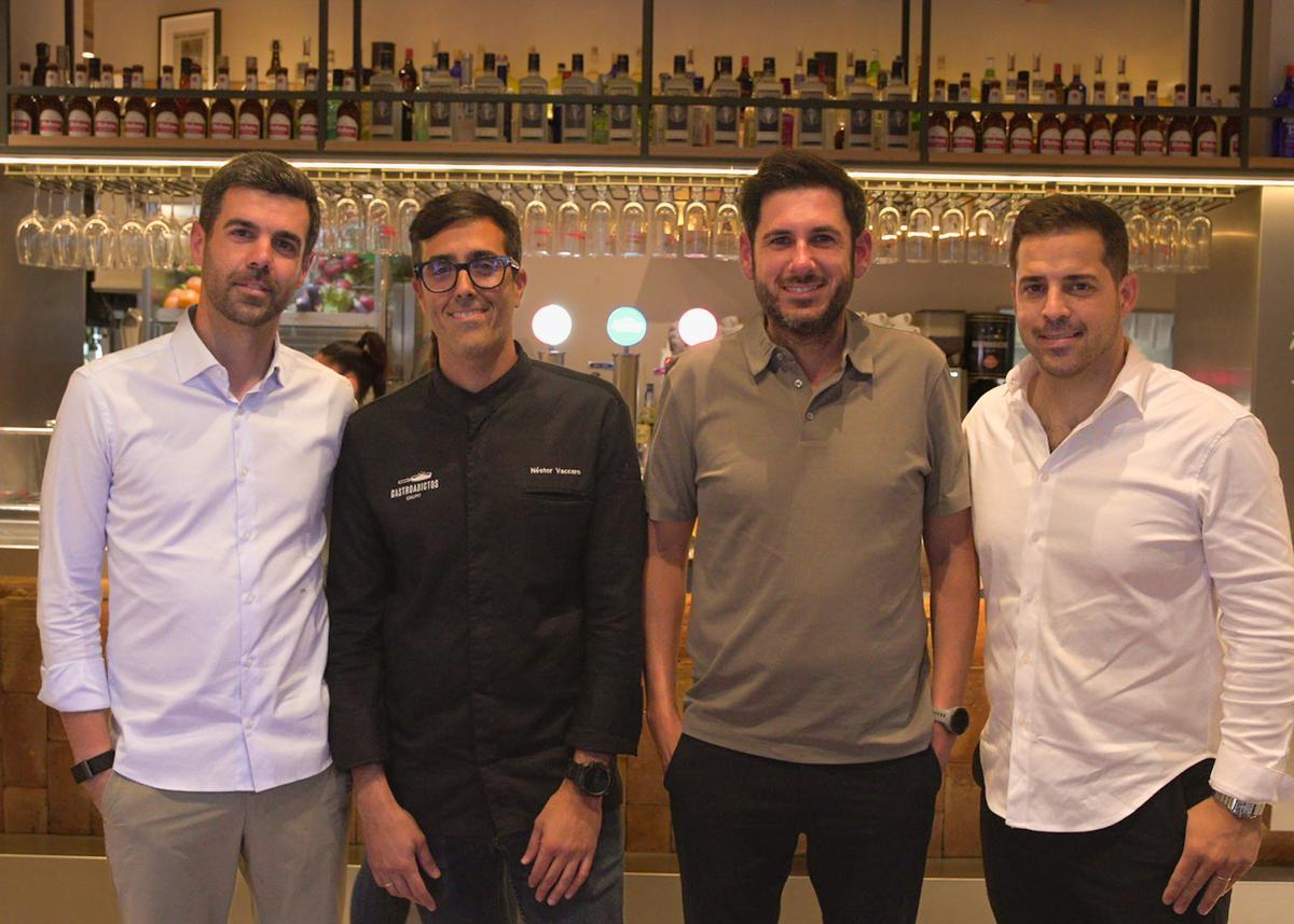 Los socios de Gastroadictos en Bar Mistela. Juanjo Masip, Néstor Vaccaro, Israel Baquero y Rafa Recuenco.