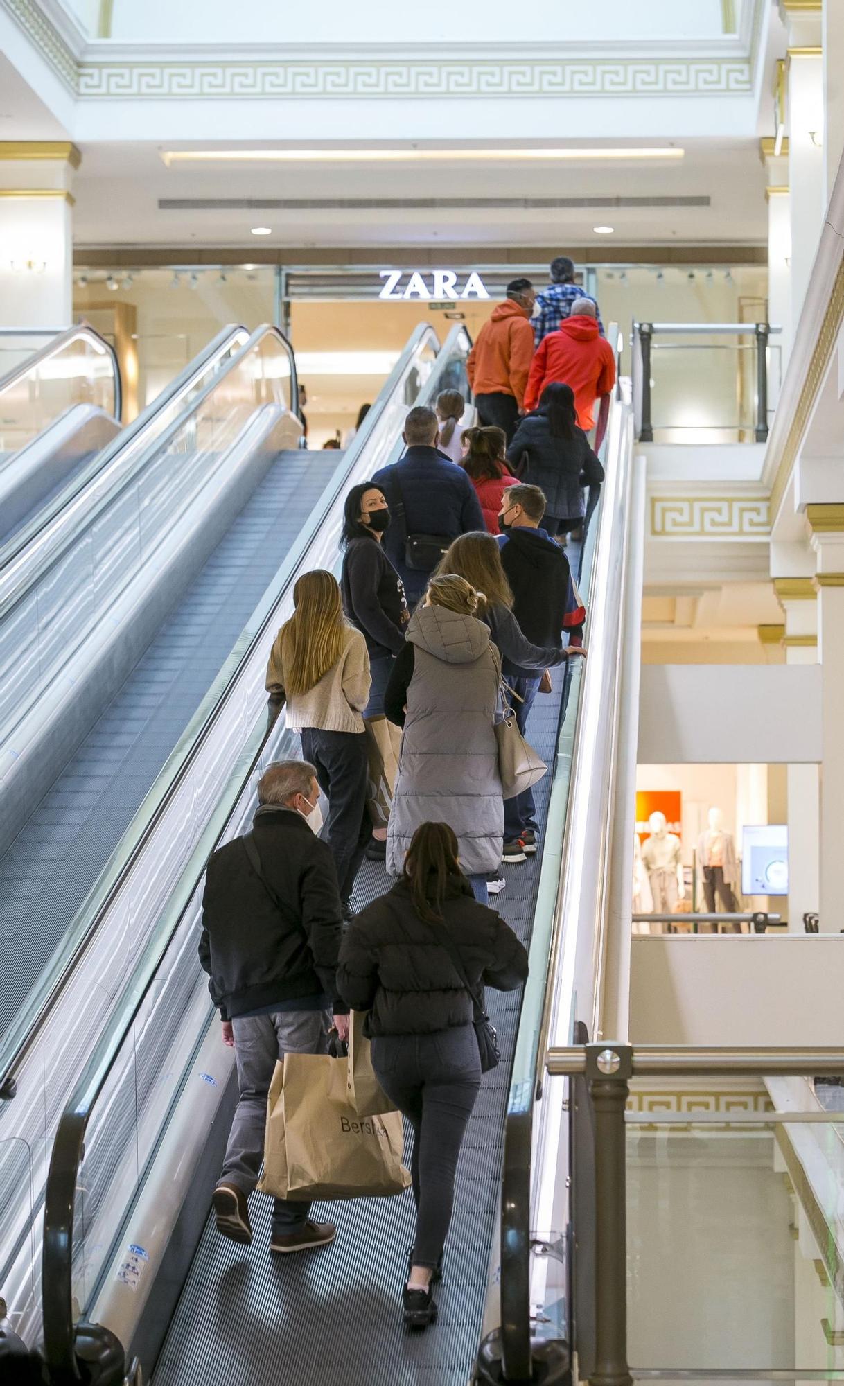 Así están los centros comerciales de Alicante este fin de semana