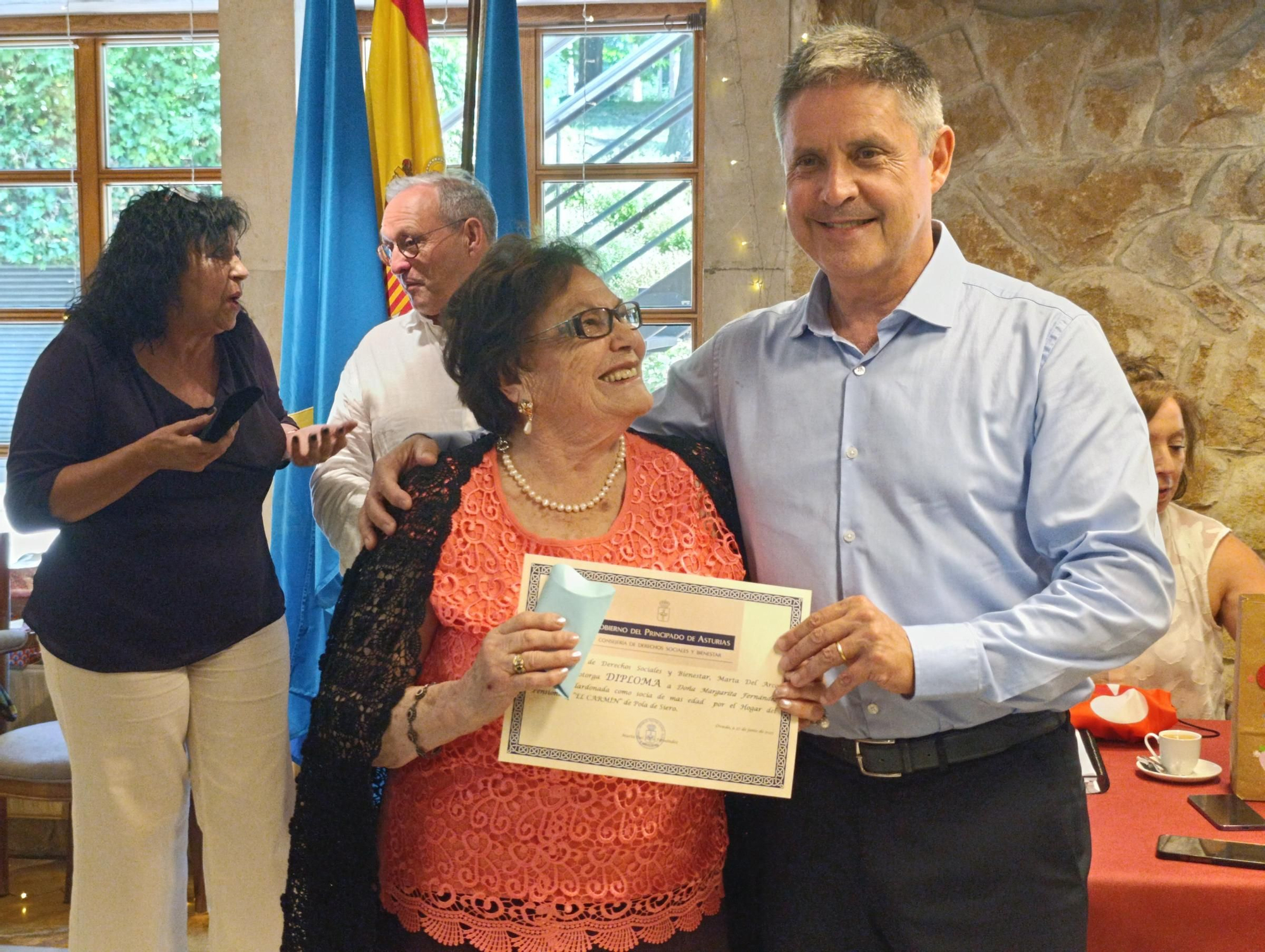 El Hogar del Pensionista El Carmín homenajea a sus mayores