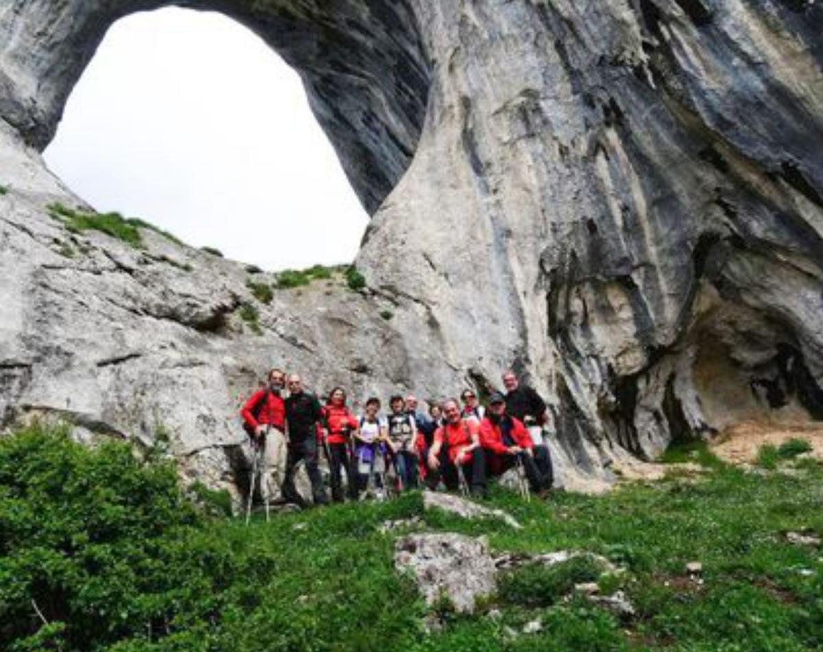 Montañeros en Peña Mea. | LNE