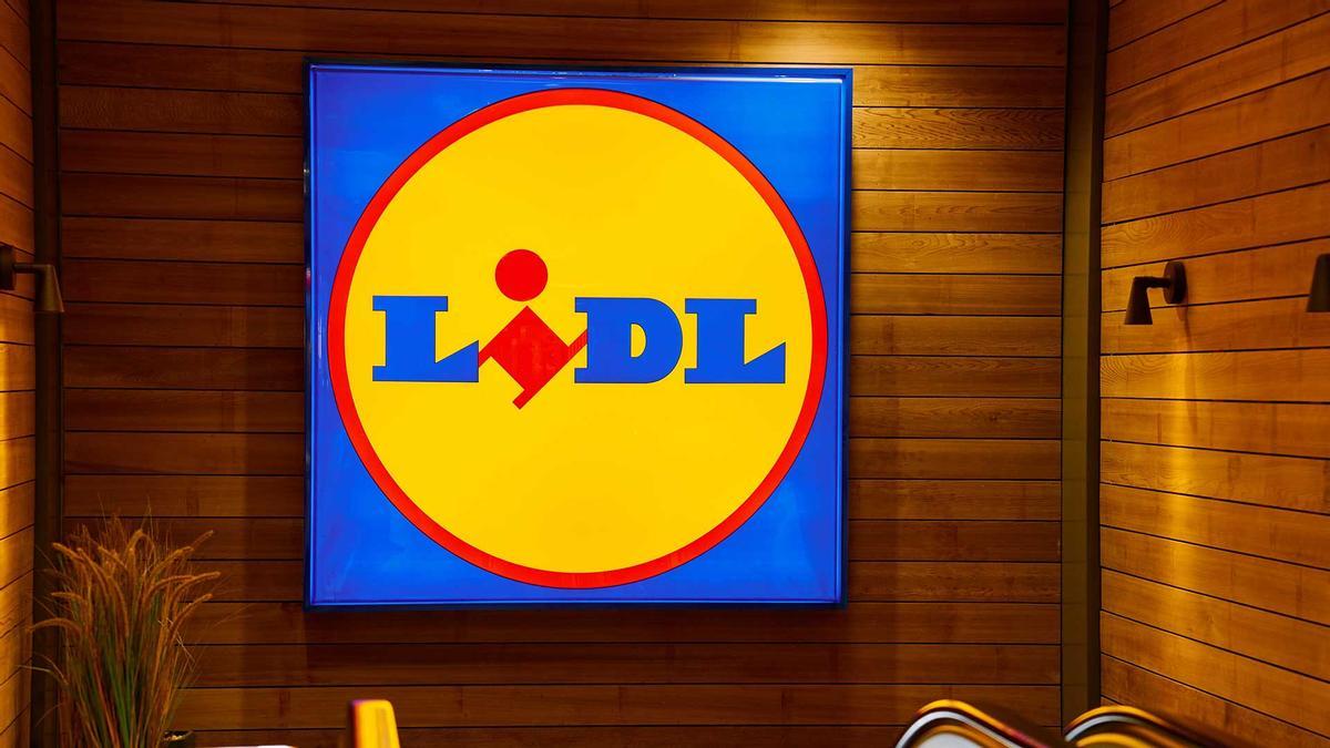 Mañana se esperan colas kilométricas en Lidl para conseguir el juego de ropa de cama más barato del mercado que no encoge al lavarse: menos de 10 euros y estampados en "flor tropical; verde; hojas tropicales y beige"