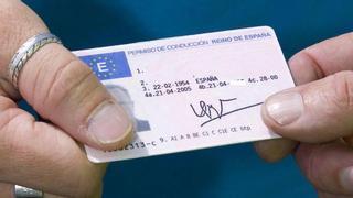 Olvídate de renovar el carnet de conducir en 2025 si estás en esta lista: los cambios de la DGT