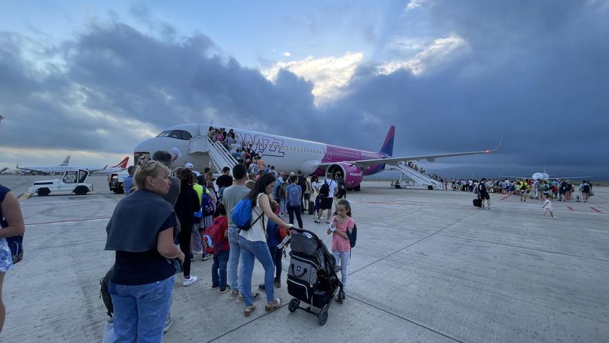 3.500 plazas para volar desde el aeropuerto de Castellón en Semana Santa: los destinos
