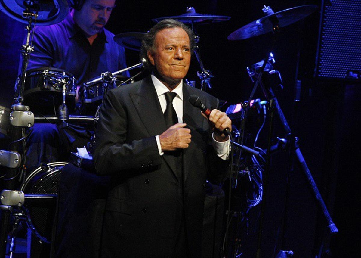 Julio Iglesias nega les acusacions d’agressió sexual: «Em queden forces perquè la gent conegui tota la veritat»