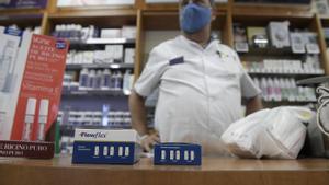 La demanda d’antígens a les farmàcies es dispara a les portes de Nadal