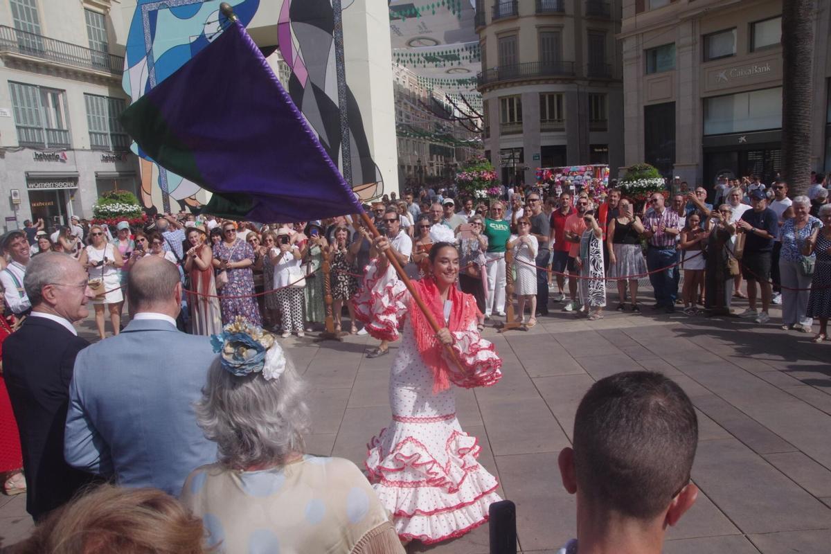 Málaga peregrina ante la Victoria para comenzar su Feria