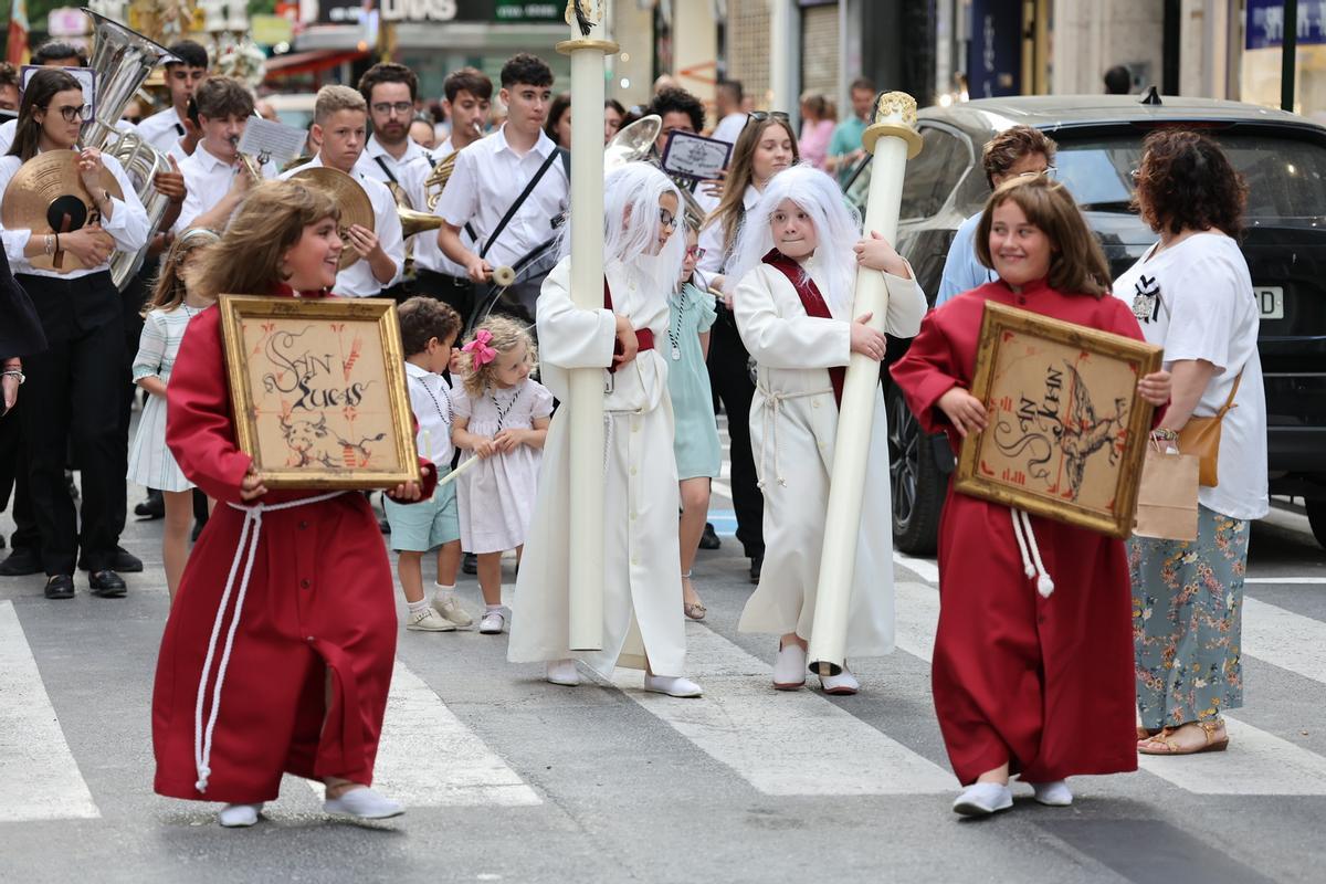 Los niños protagonizan la Procesión