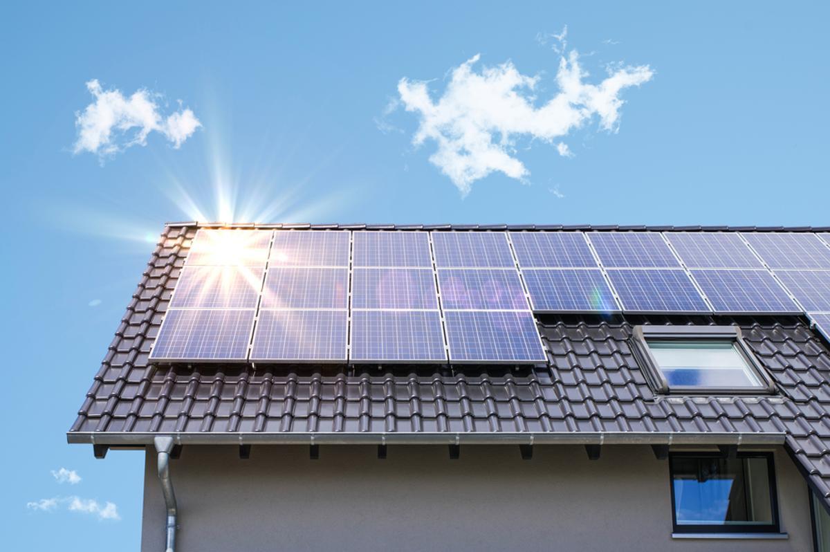 Panel solar en una vivienda