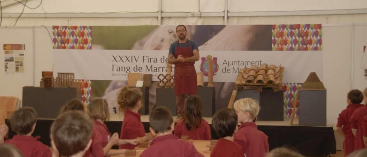 Los escolares se inician con la cerámica