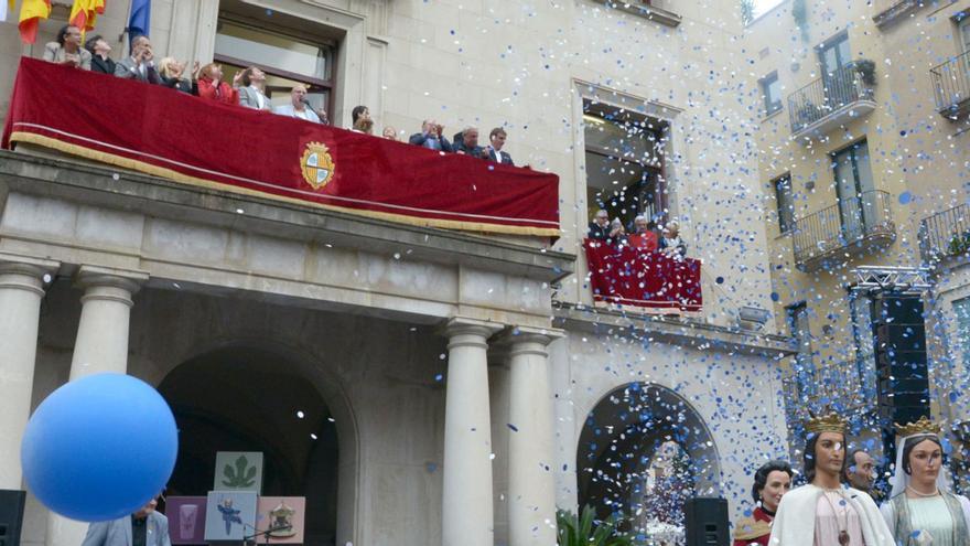 La plaça de l’Ajuntament es convertirà una vegada més en l’escenari del pregó inaugural. | CONXI MOLONS