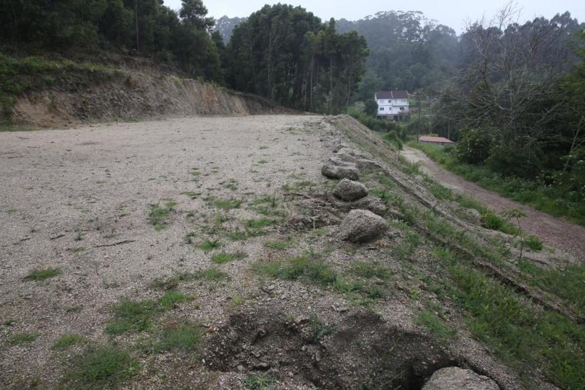 Estado actual de los terrenos donde se sitúa el área de autocaravanas en Achadiza. |   // SANTOS ÁLVAREZ