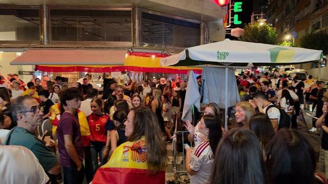 Fiesta en el Hotel Hollywood en la seminfinal de España contra Francia.