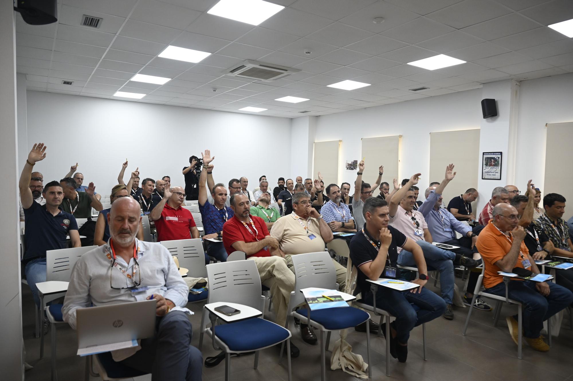 Las imágenes del primer seminario nacional en Vila-real sobre motivación para mandos de la Policía Local