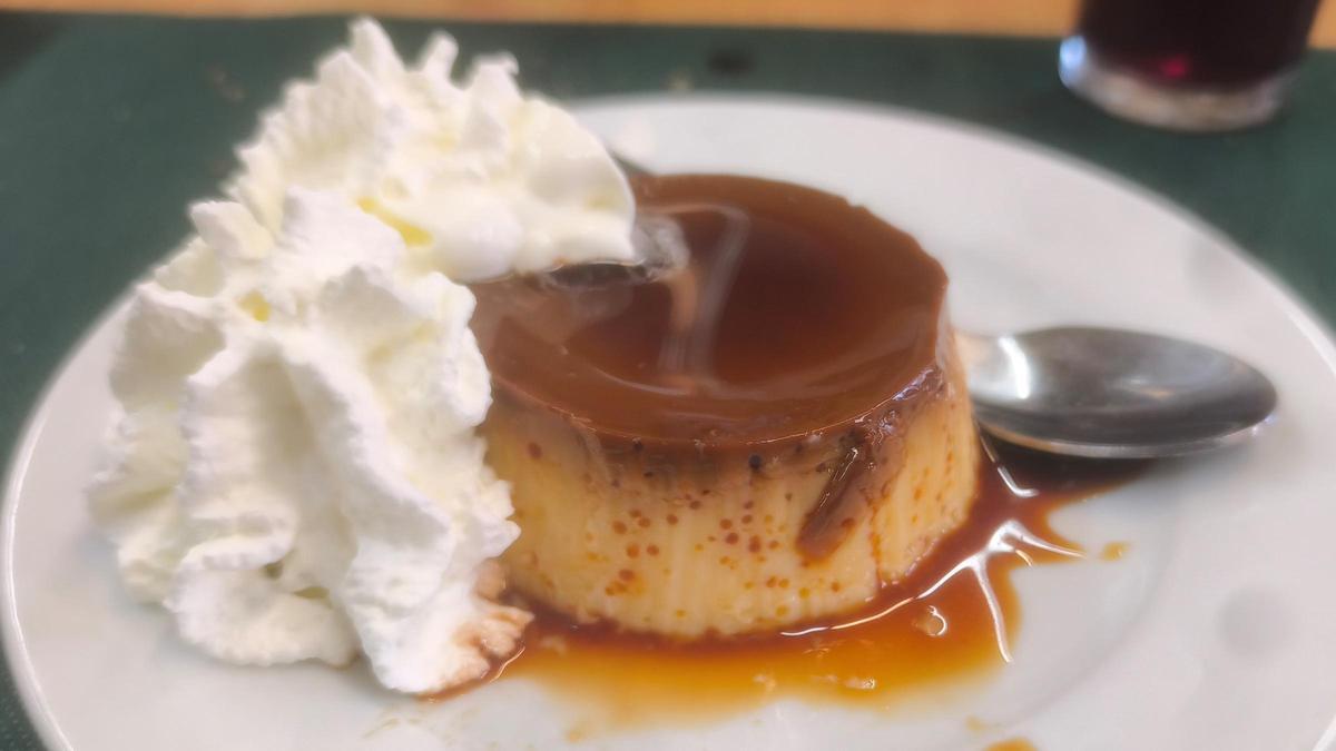 El flan casero de Café de la Rambla (El Prat de Llobregat).